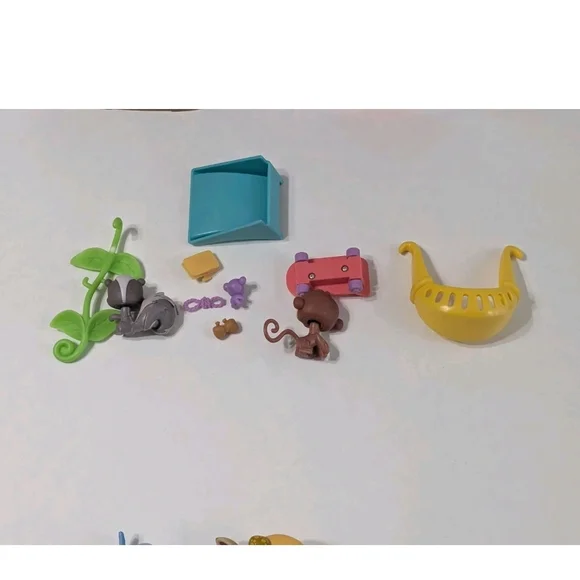 Littlest Pet Shop LPS Kohls Exclusive Pets Only Clubhouse Accessories Purple - Picture 6 of 6
